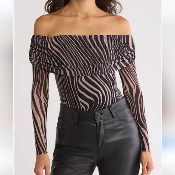 AFRM Los Angeles Elegant Off-Shoulder Zebra Print Bodysuit - Picture 1 of 6